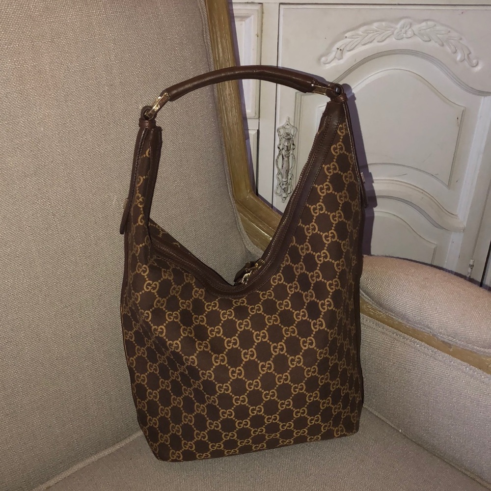 GUCCI HANDBAG- ORIGINAL NEW NEVER USED- Pristine-